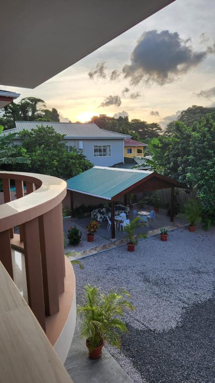 Green Self-Catering Apartment Beau Vallon  Eksteriør billede