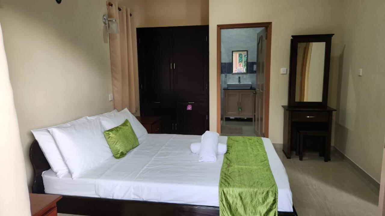 Green Self-Catering Apartment Beau Vallon  Eksteriør billede